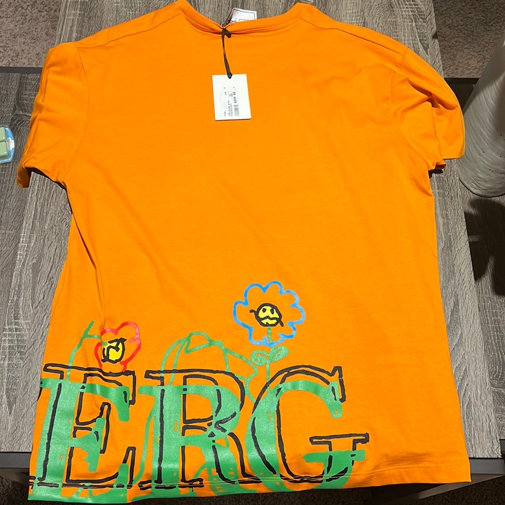 BRAND NEW NEVER WORN ICEBERG TSHIRT! PERFECT FOR THE SPRING/SUMMER